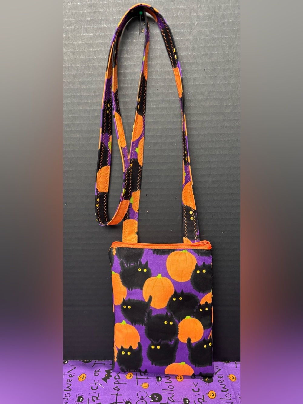 Halloween Scray Cat & Pumpkin Quilted Tote Bag & Phone Pouch W/Pumpkin Bracelets - Picture 6 of 8